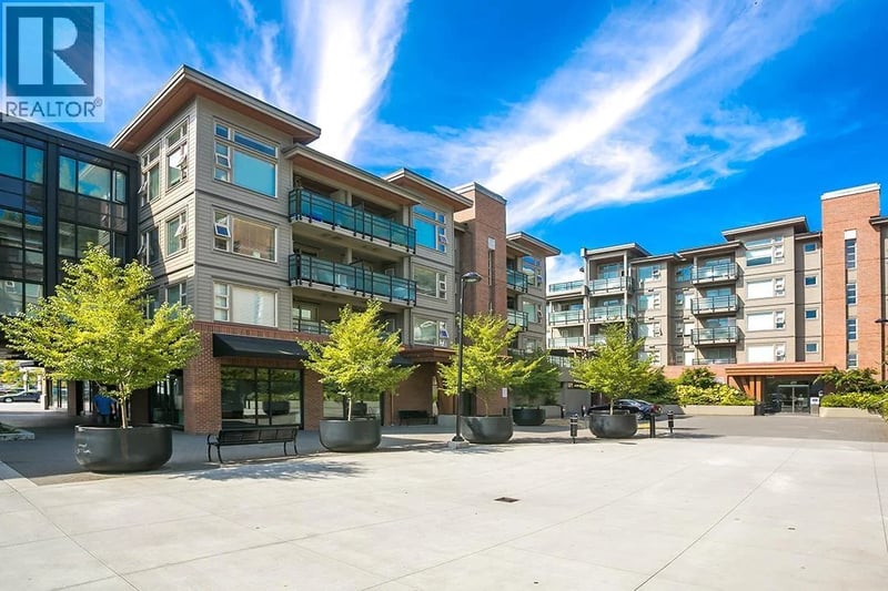 #301 1673 LLOYD Avenue, North Vancouver, British Columbia, V7P0A9, North Vancouver, British Columbia — photo 1 of 5