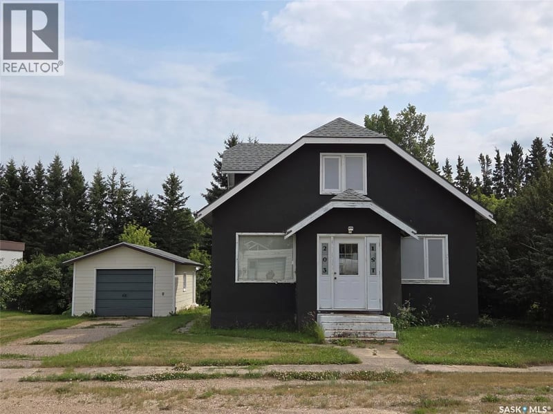 203 1st STREET S, Middle Lake, Saskatchewan, S0K2X0, Middle Lake, Saskatchewan — photo 1 of 5