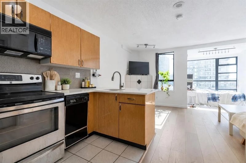 #805 939 HOMER Street, Vancouver, British Columbia, V6B2W6, Vancouver, British Columbia — photo 1 of 5