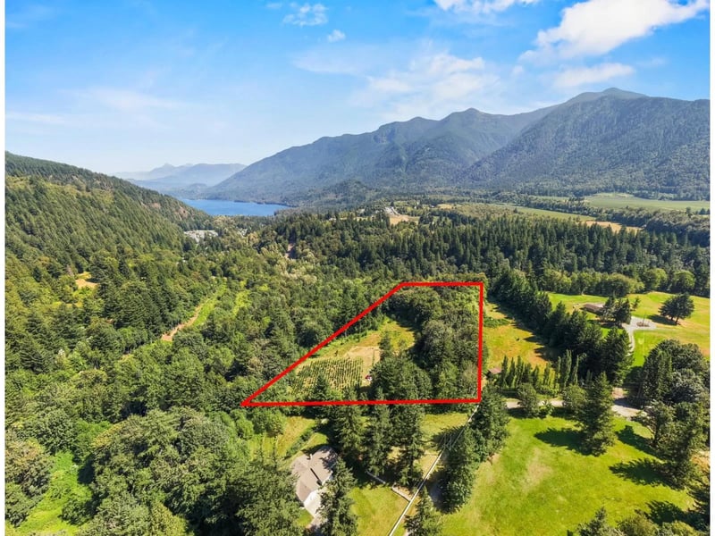 1420 JANOVICK Road, Columbia Valley, British Columbia, V2R4X6, Columbia Valley, British Columbia — photo 1 of 5