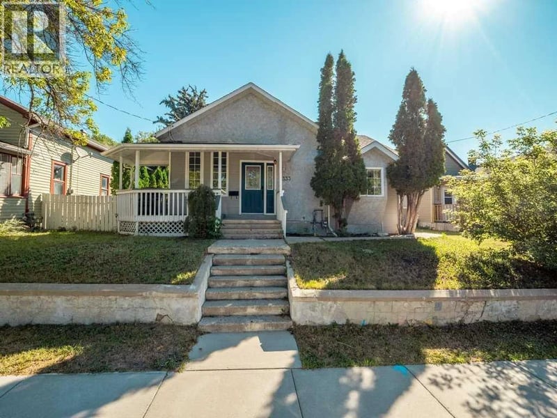 633 7 Street South, Lethbridge, Alberta, T1J2H2, Lethbridge, Alberta — photo 1 of 5