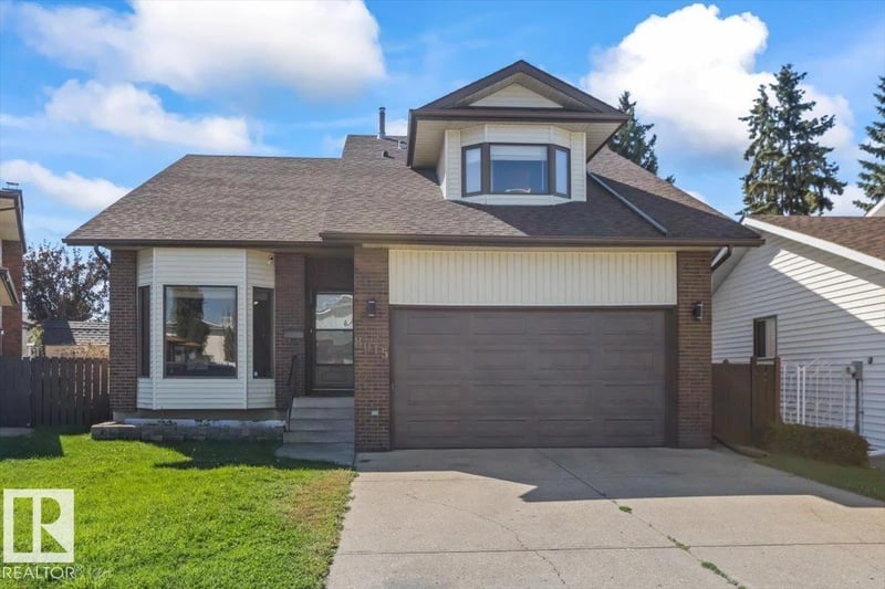 8015 158 AV NW, Edmonton, Alberta, T5Z2T7, Edmonton, Alberta — photo 1 of 5