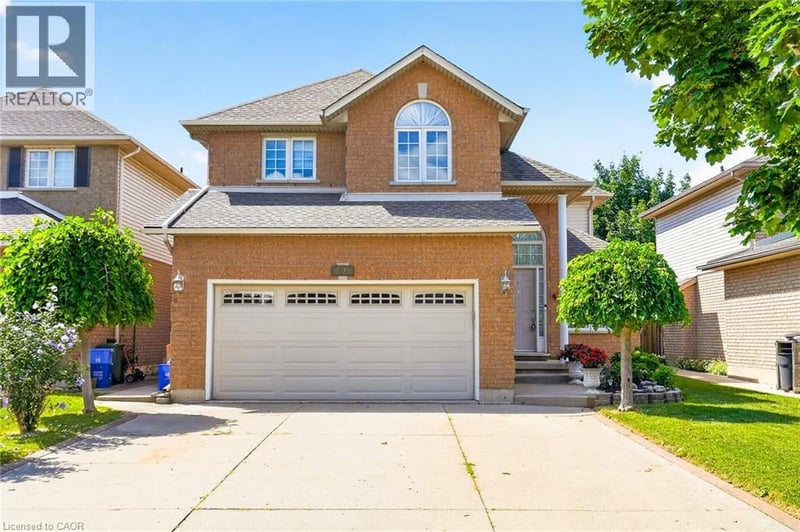 42 HILLGARDEN Avenue, Stoney Creek, Ontario, L8J3R3, Stoney Creek, Ontario — photo 1 of 5