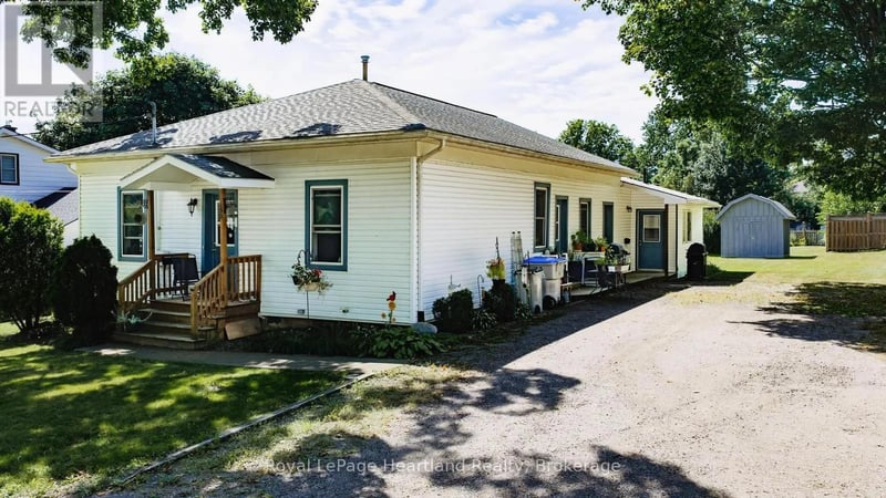 132 Queen Street, Central Huron (Clinton), Ontario, N0M1L0, Central Huron (Clinton), Ontario — photo 1 of 5