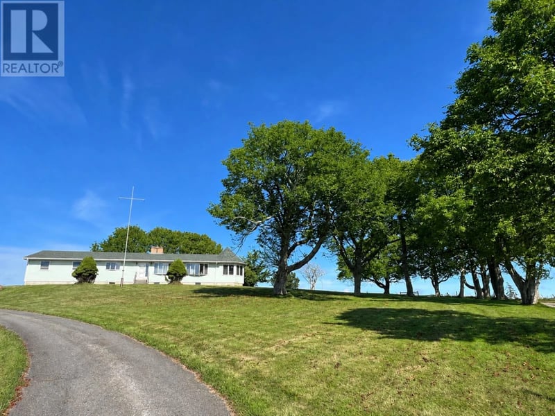 355 Pleasant Street, Yarmouth, Nova Scotia, B5A2K9, Yarmouth, Nova Scotia — photo 1 of 5