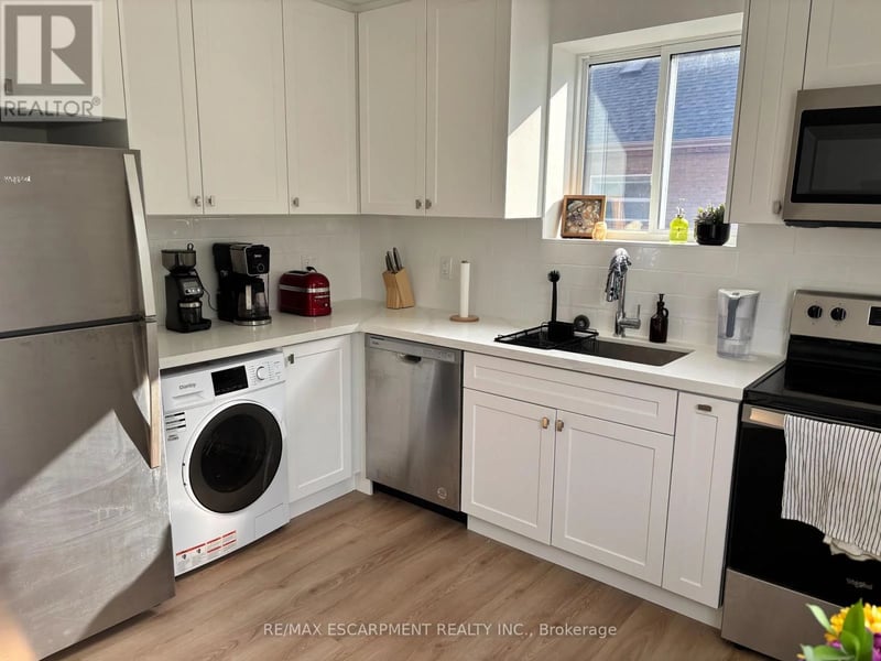#4 2160 Ghent Avenue, Burlington (Brant), Ontario, L7R1Y5, Burlington (Brant), Ontario — photo 1 of 5