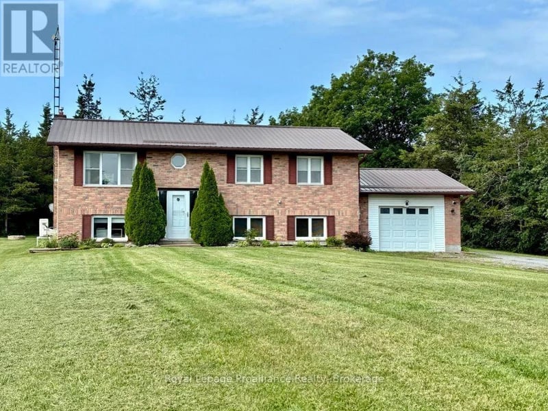 2631 62 Highway, Prince Edward County (Sophiasburg Ward), Ontario, K0K1G0, Prince Edward County (Sophiasburg Ward), Ontario — photo 1 of 5