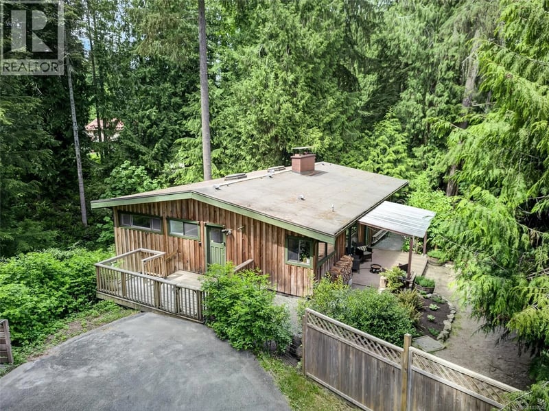 300 Walkers Hook Road, Salt Spring, British Columbia, V8K1N7, Salt Spring, British Columbia — photo 1 of 5