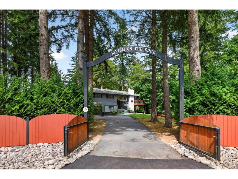24299 55 Avenue, Langley, British Columbia, V2Z2N5, Langley, British Columbia — photo 1 of 5