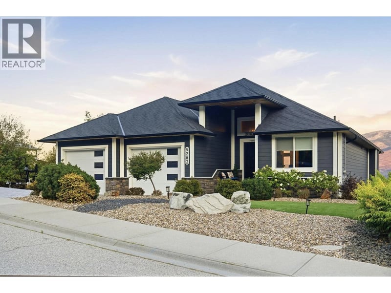 5203 Clarence Road, Peachland, British Columbia, V0H1X2, Peachland, British Columbia — photo 1 of 5