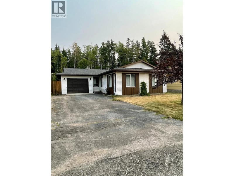 1277 Pinyon Road, Sparwood, British Columbia, V0B2G2, Sparwood, British Columbia — photo 1 of 5