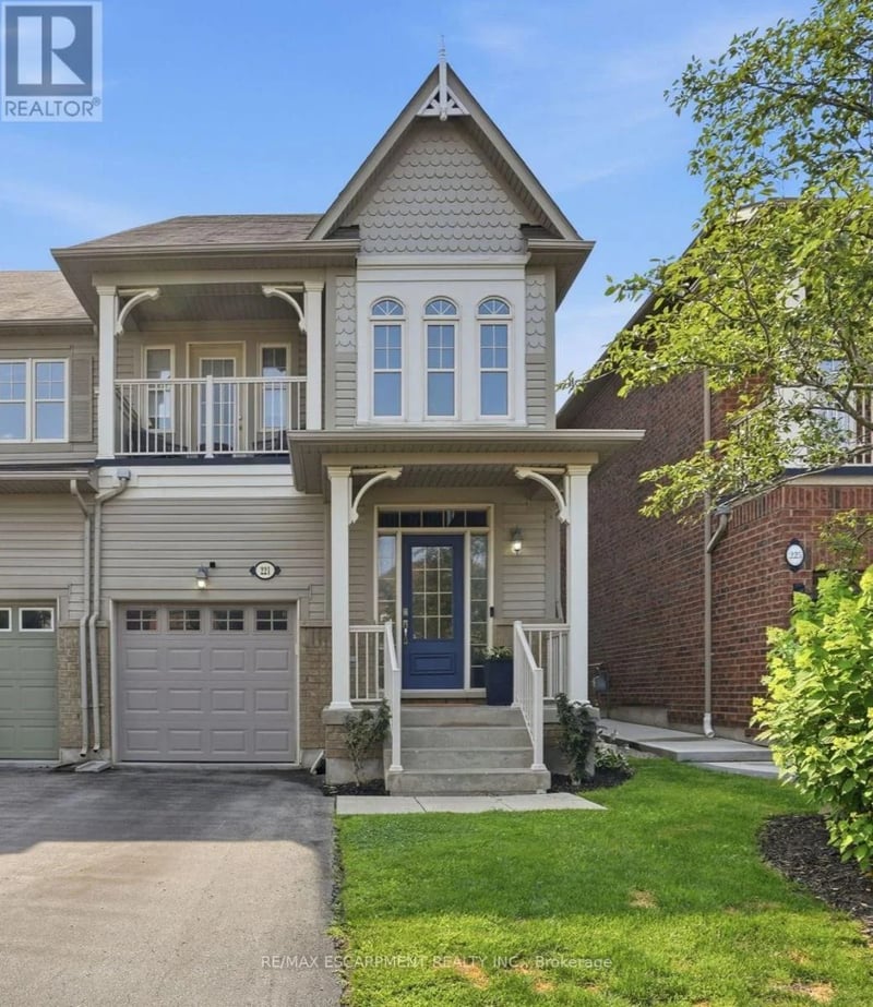 221 Nisbet Boulevard, Hamilton (Waterdown), Ontario, L8B0S5, Hamilton (Waterdown), Ontario — photo 1 of 5