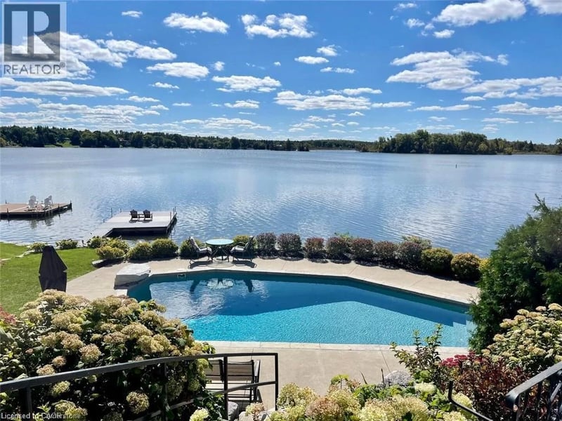 11 LAKE Avenue, Puslinch, Ontario, N3C2V4, Puslinch, Ontario — photo 1 of 5