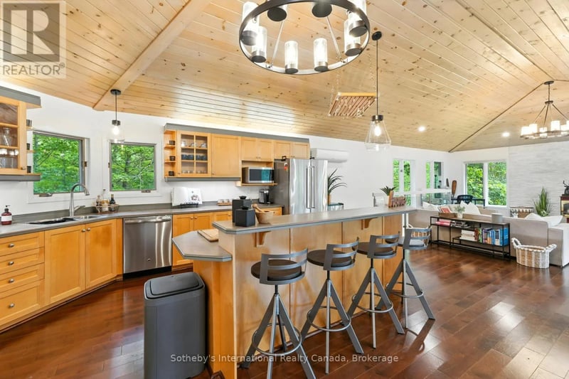 1060 North Kahshe Lake Road, Gravenhurst (Morrison), Ontario, P0E1G0, Gravenhurst (Morrison), Ontario — photo 1 of 5