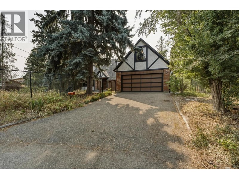 7603 De Jong Drive, Coldstream, British Columbia, V1B1P2, Coldstream, British Columbia — photo 1 of 5