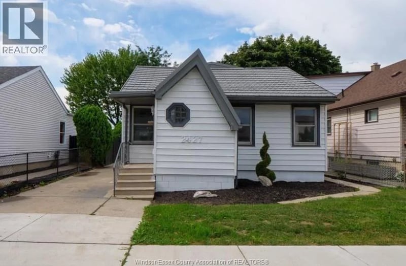 2427 MERCER, Windsor, Ontario, N8X3R6, Windsor, Ontario — photo 1 of 5