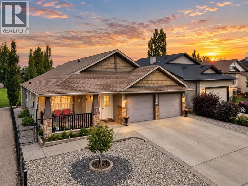 203 Hillcrest Boulevard, Strathmore, Alberta, T1P0A3, Strathmore, Alberta — photo 1 of 5