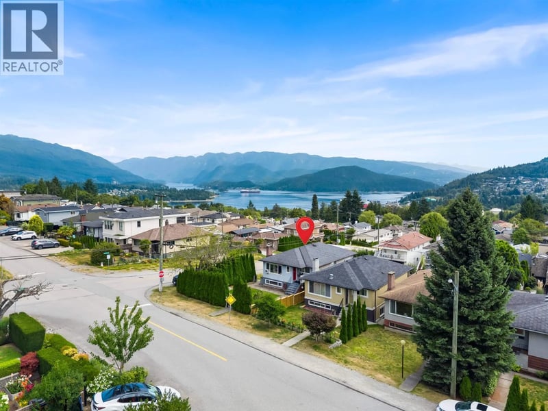 6 SEA Avenue, Burnaby, British Columbia, V5B3W6, Burnaby, British Columbia — photo 1 of 5