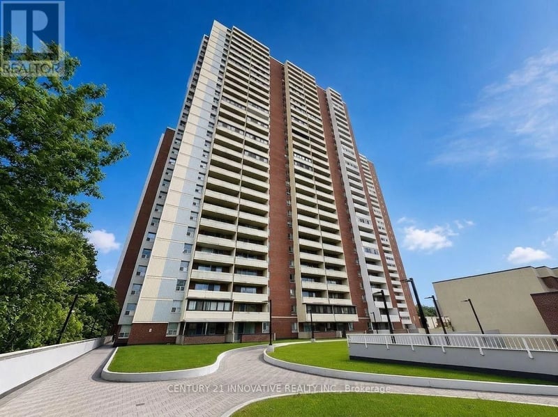 #609 1 Massey Square, Toronto (Crescent Town), Ontario, M4C5L4, Toronto (Crescent Town), Ontario — photo 1 of 5