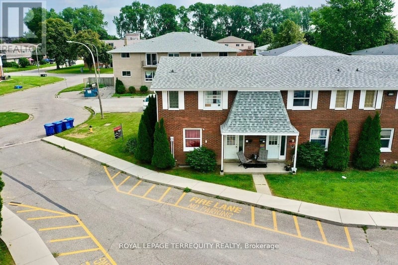 10 Orchard Place, Chatham-Kent, Ontario, N7M1A6, Chatham-Kent, Ontario — photo 1 of 5