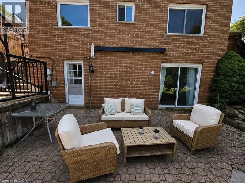 #Basement 2351 WOKING Crescent, Mississauga, Ontario, L5K1Z5, Mississauga, Ontario — photo 1 of 5