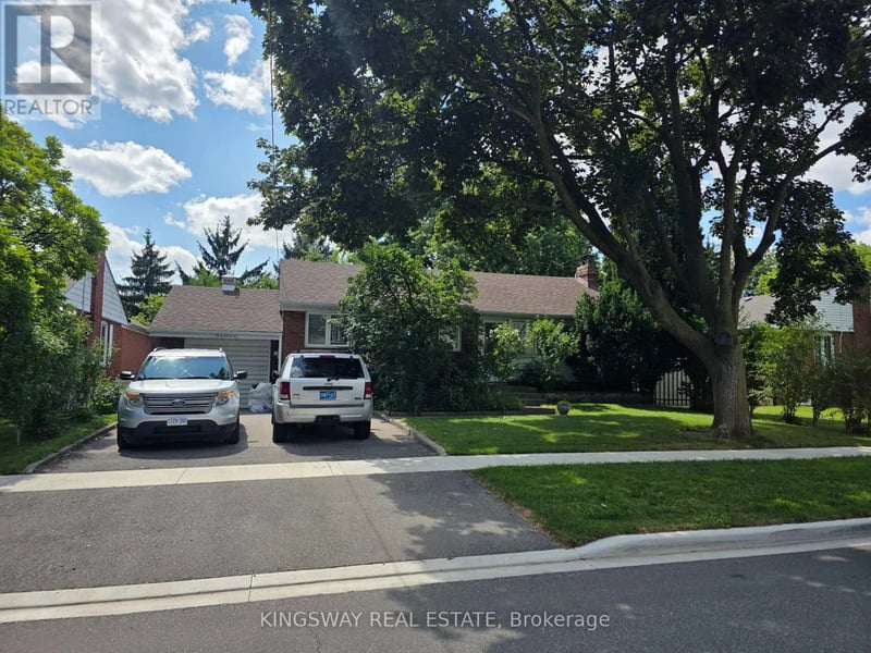 18 Blaketon Road, Toronto (Islington-City Centre West), Ontario, M9B4W1, Toronto (Islington-City Centre West), Ontario — photo 1 of 5