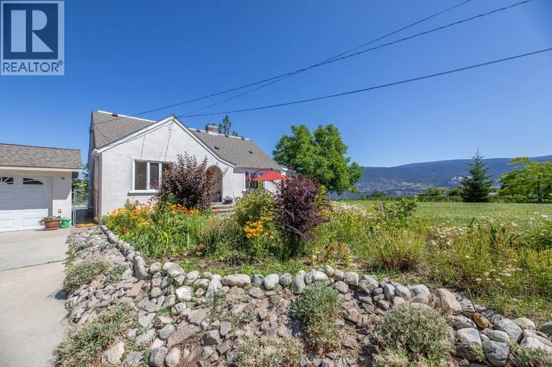 4910 GARTRELL Road, Summerland, British Columbia, V0H1Z4, Summerland, British Columbia — photo 1 of 5