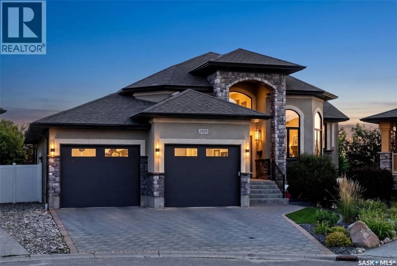 2435 LINNER BAY, Regina, Saskatchewan, S4V1K3, Regina, Saskatchewan — photo 1 of 5