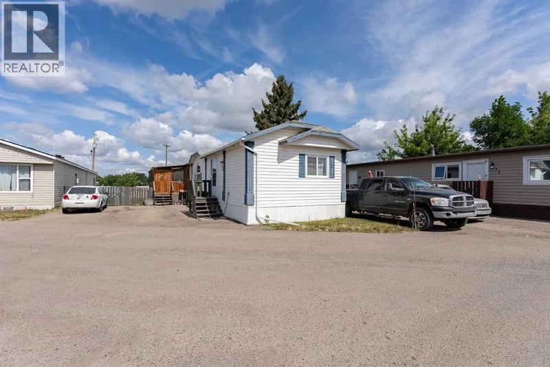 5301 2 Street, Coalhurst, Alberta, T0L0V0, Coalhurst, Alberta — photo 1 of 5