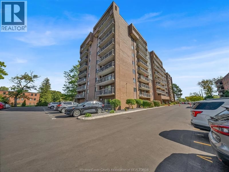 #206 3936 WYANDOTTE Street East, Windsor, Ontario, N8Y4V1, Windsor, Ontario — photo 1 of 5
