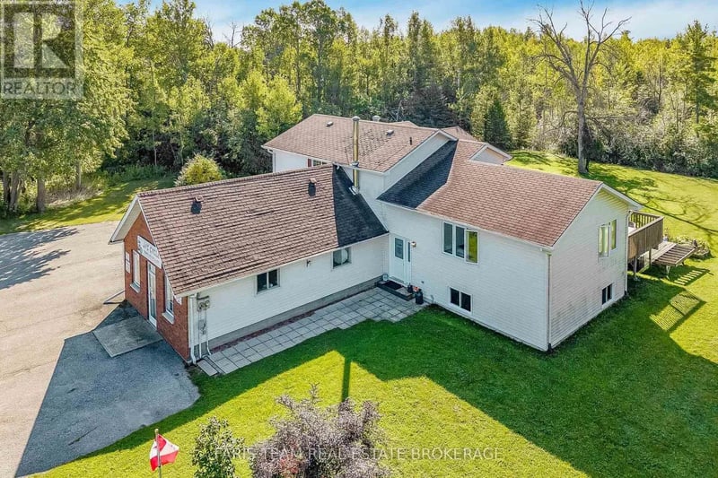8801 Beachwood Road, Wasaga Beach, Ontario, L9Z2G5, Wasaga Beach, Ontario — photo 1 of 5