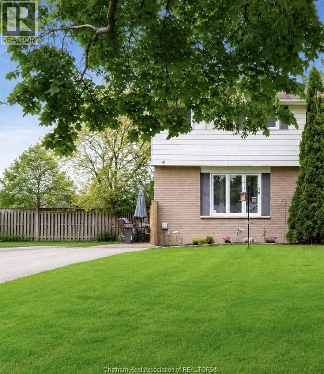4 Donalda Drive, Chatham, Ontario, N7L4J5, Chatham, Ontario — photo 1 of 5