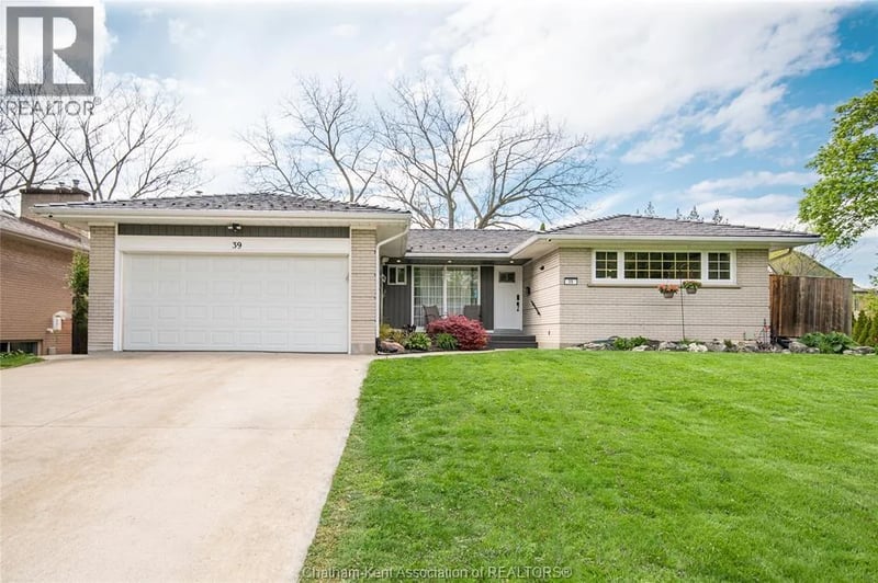 39 Chippewa Drive, Chatham, Ontario, N7M5S1, Chatham, Ontario — photo 1 of 5