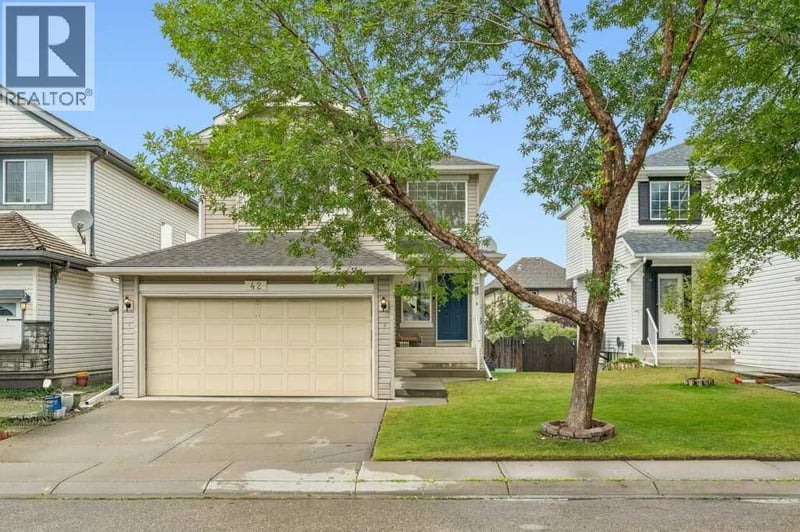 42 Douglas Glen Circle Southeast, Calgary, Alberta, T2Z3T3, Calgary, Alberta — photo 1 of 5