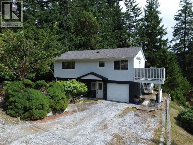6274 CHILCO AVE, Powell River, British Columbia, V8A4Y6, Powell River, British Columbia — photo 1 of 5