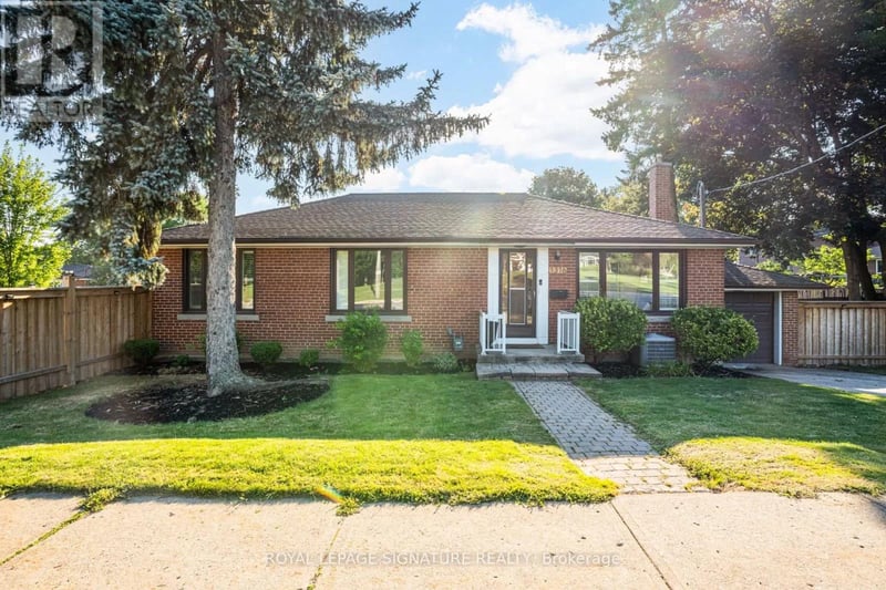1316 Kipling Avenue, Toronto (Princess-Rosethorn), Ontario, M9B3N8, Toronto (Princess-Rosethorn), Ontario — photo 1 of 5