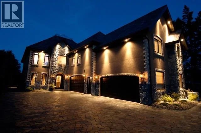 3517 Lakeshore Road, Kelowna, British Columbia, V1W3K1, Kelowna, British Columbia — photo 1 of 5