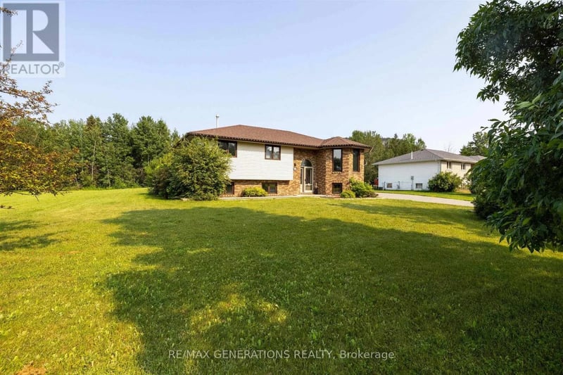2446 Caspian Street, Thunder Bay (Mountain Road), Ontario, P7J1A1, Thunder Bay (Mountain Road), Ontario — photo 1 of 5