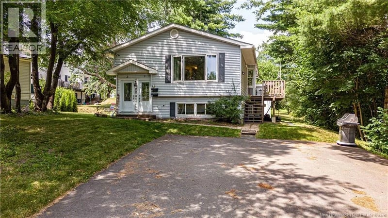 770 Glengarry Place, Fredericton, New Brunswick, E3B5Z9, Fredericton, New Brunswick — photo 1 of 5