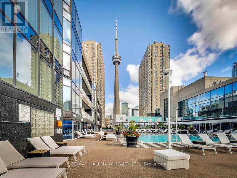 #404 251 Queens Quay West, Toronto (Waterfront Communities), Ontario, M5J2N6, Toronto (Waterfront Communities), Ontario — photo 1 of 5
