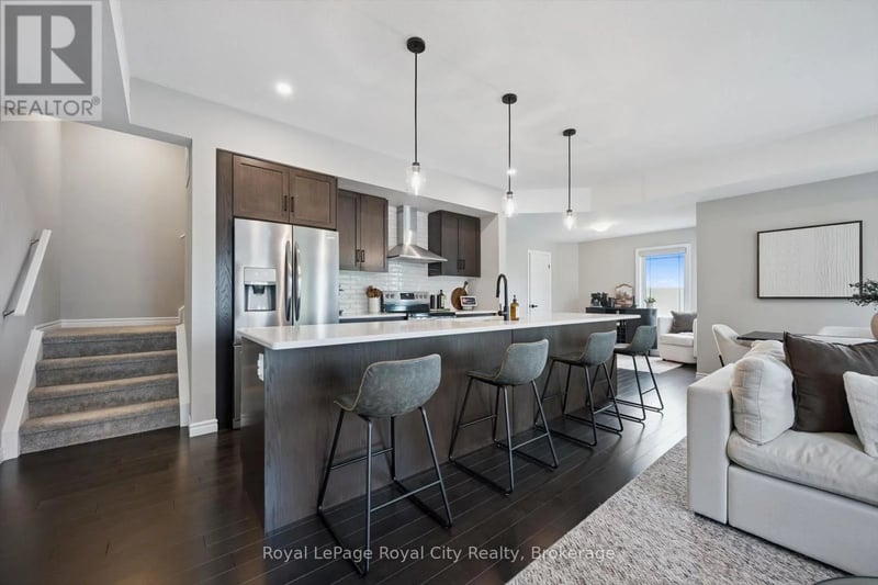#58 107 WESTRA Drive, Guelph (Willow West/Sugarbush/West Acres), Ontario, N1K0A5, Guelph (Willow West/Sugarbush/West Acres), Ontario — photo 1 of 5