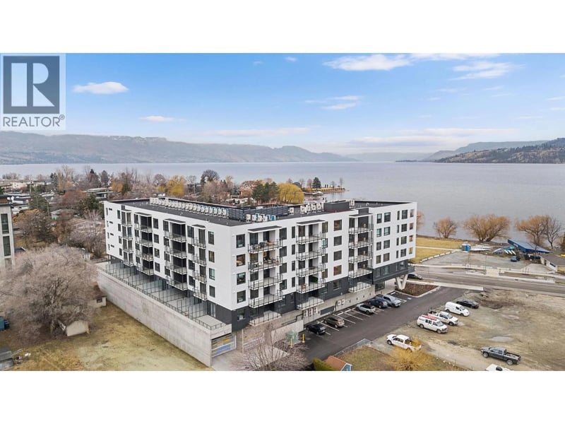 #401 3051 Abbott Street, Kelowna, British Columbia, V1Y0P1, Kelowna, British Columbia — photo 1 of 5