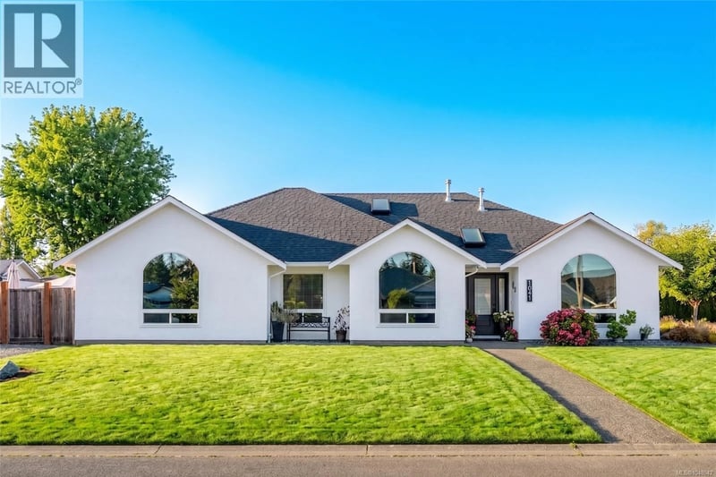 1041 Tara Crescent, Parksville, British Columbia, V9P2W5, Parksville, British Columbia — photo 1 of 5