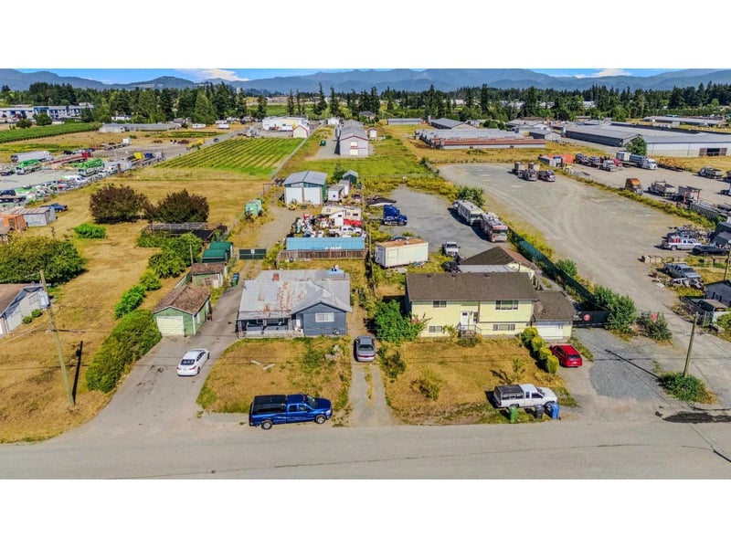 1860 QUEEN Street, Abbotsford, British Columbia, V2T6J1, Abbotsford, British Columbia — photo 1 of 5