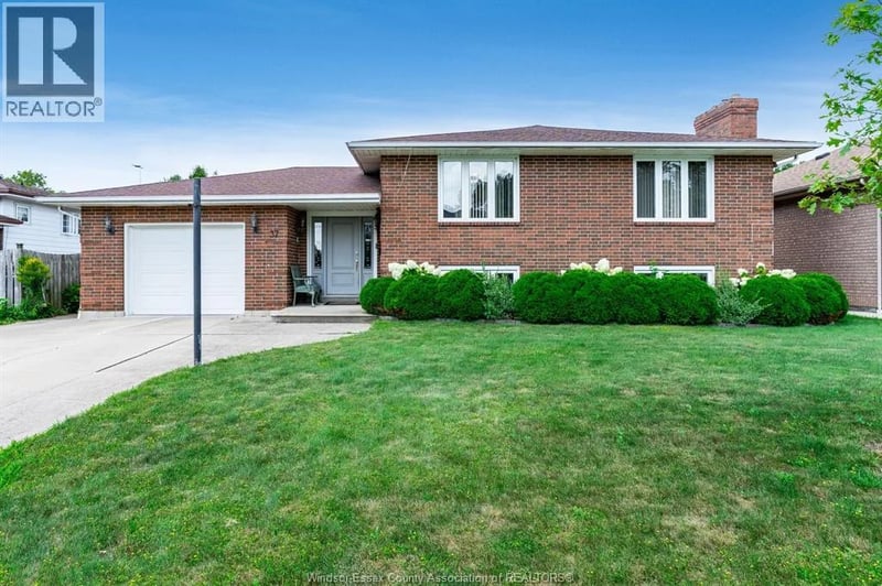 37 Elizabeth Crescent, Leamington, Ontario, N8H4Y4, Leamington, Ontario — photo 1 of 5