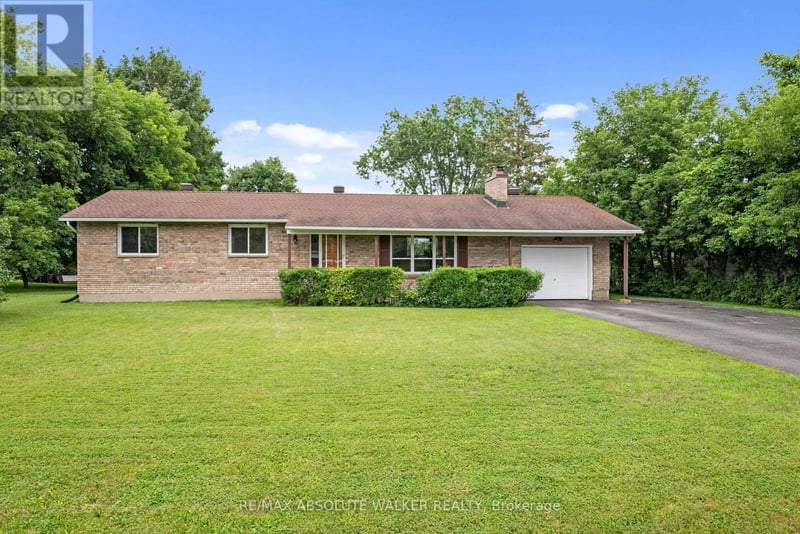 1447 Stagecoach Road, Ottawa, Ontario, K4P1G4, Ottawa, Ontario — photo 1 of 5