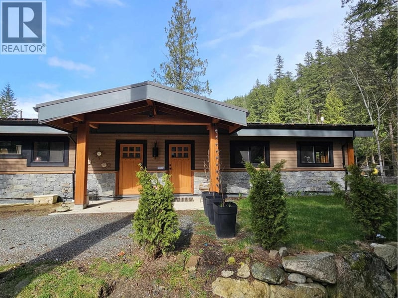 3070 MIDNIGHT Way, Squamish, British Columbia, V0N1T0, Squamish, British Columbia — photo 1 of 5