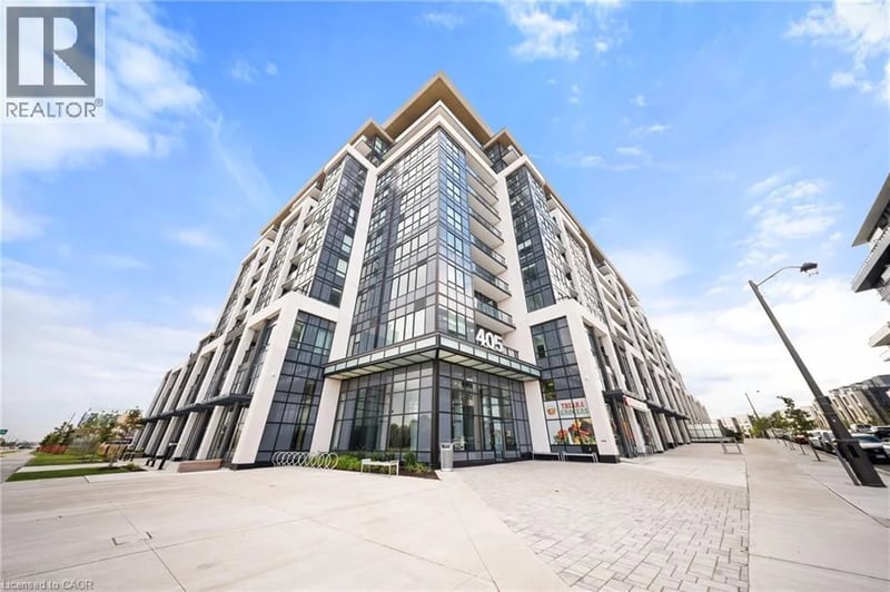 #316 405 DUNDAS Street West, Oakville, Ontario, L6M4P9, Oakville, Ontario — photo 1 of 5