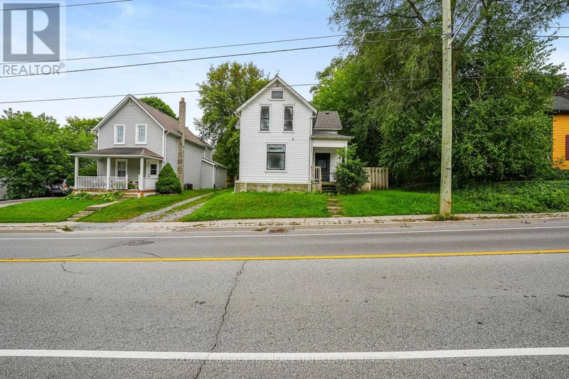 592 Gorham Street, Newmarket (Gorham-College Manor), Ontario, L3Y1L3, Newmarket (Gorham-College Manor), Ontario — photo 1 of 5