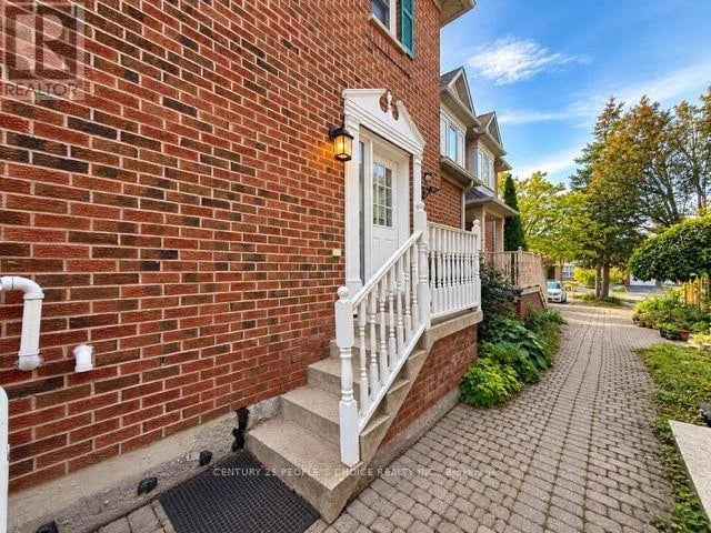 135 Ural Circle, Brampton (Sandringham-Wellington), Ontario, L6R1J6, Brampton (Sandringham-Wellington), Ontario — photo 1 of 5
